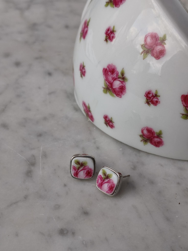 Boucles d'oreilles simples carrées - porcelaine et laiton - porcelaine Pirkenhammer - no.1