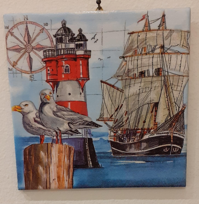 Handmade Deko Fliese Leuchtturm, Möwe & Segelschiff