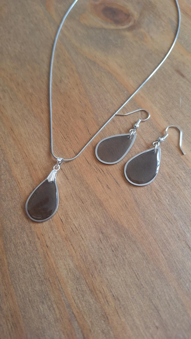 Parure collier + boucles oreilles gouttes noires