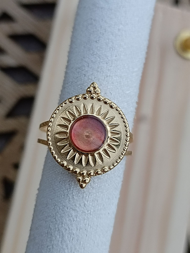 Bague Ethnique réglable - Or - Résine Rouge