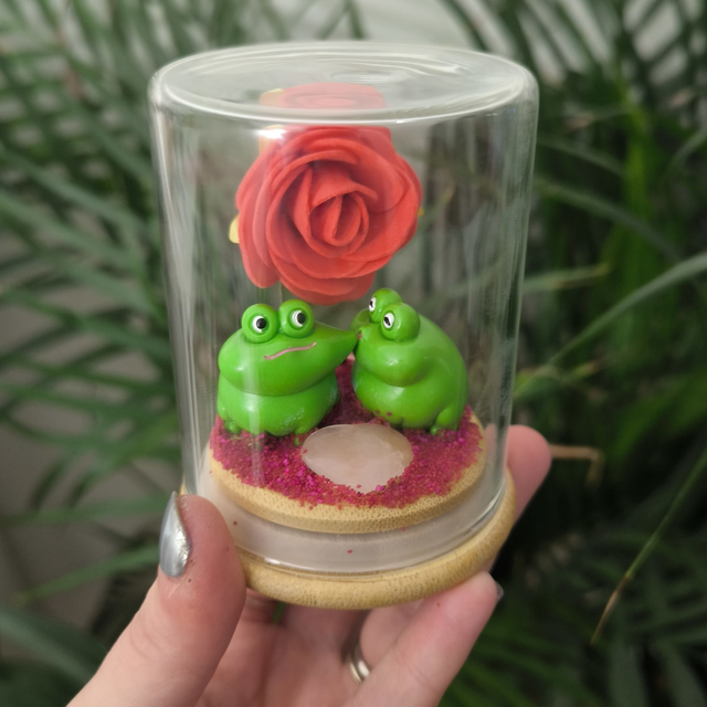 Ami protecteur - Grenouilles amoureuses