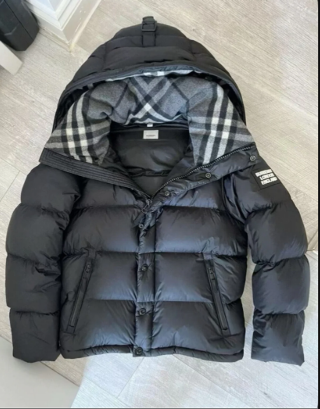 Veste/Doudoune Burberry- Noir et BLANC