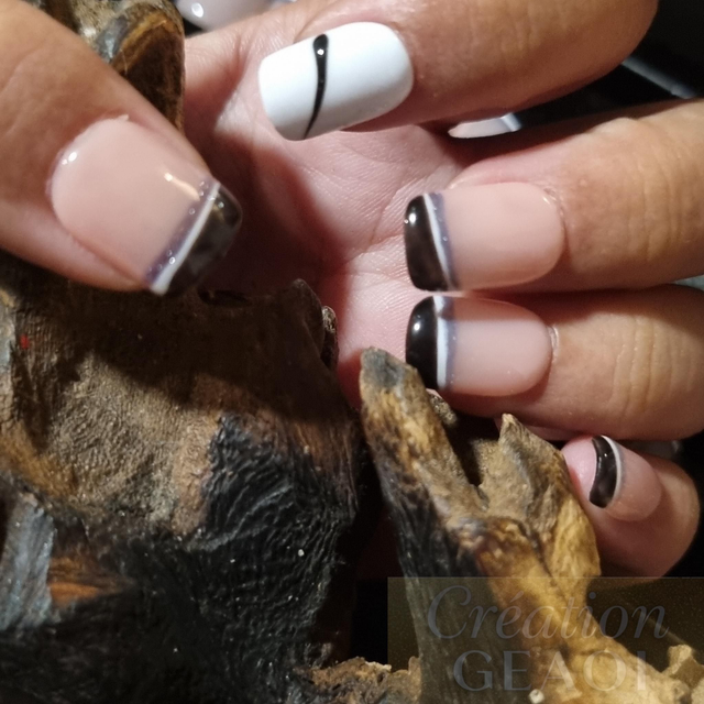 Black and white little carré S