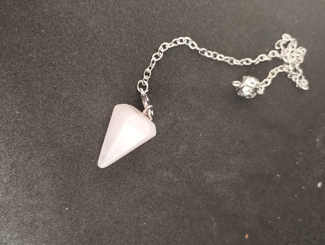 Pendule en quartz rose