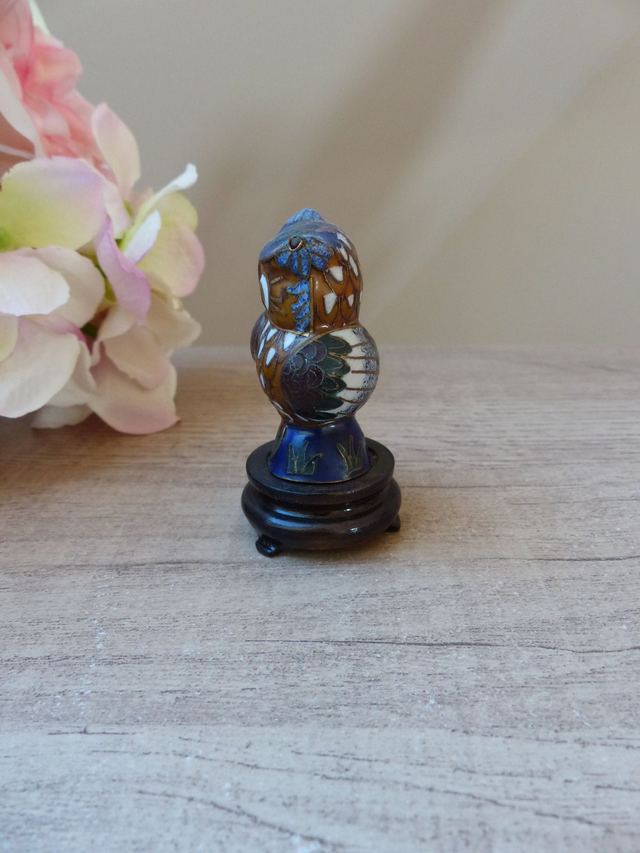 Figurine Miniature Hibou Bleu et Marron en Laiton Cloisonné Peint à la Main avec Socle Vintage