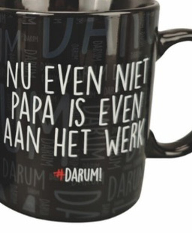 Darum mok zwart Nu even niet papa is aan het werk