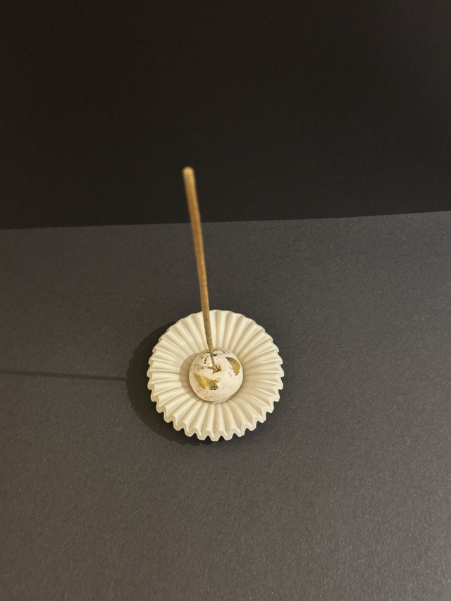 HANDMADE WAVY INCENSE HOLDER TRAY