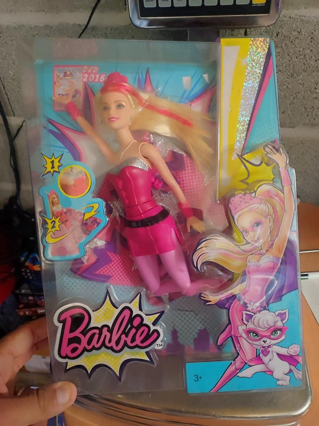 POUPÉE BARBIE 