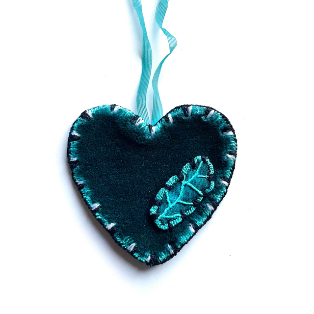 Cœur velours brodé à accrocher