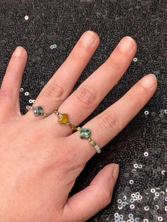 Bague trèfle élastique