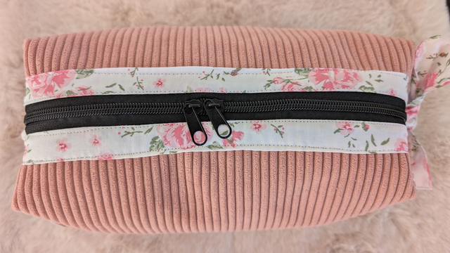 Trousses de toilette en velours côtelé rose 