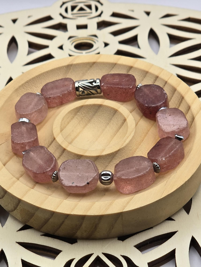 Bracelet Quartz fraise rectangle 1,2 x 1,6 cm