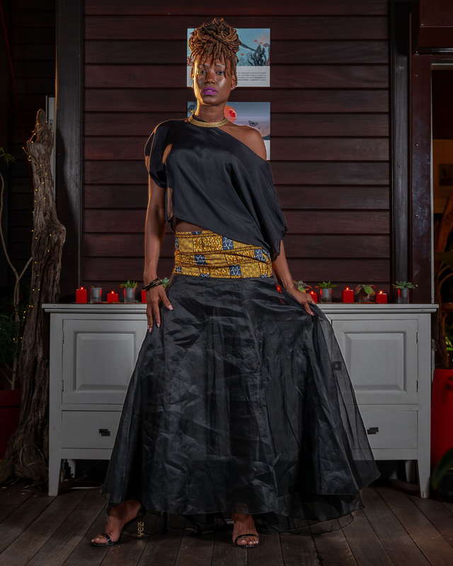 Jupe noire Organdi basque soie réversible wax ou rayures 