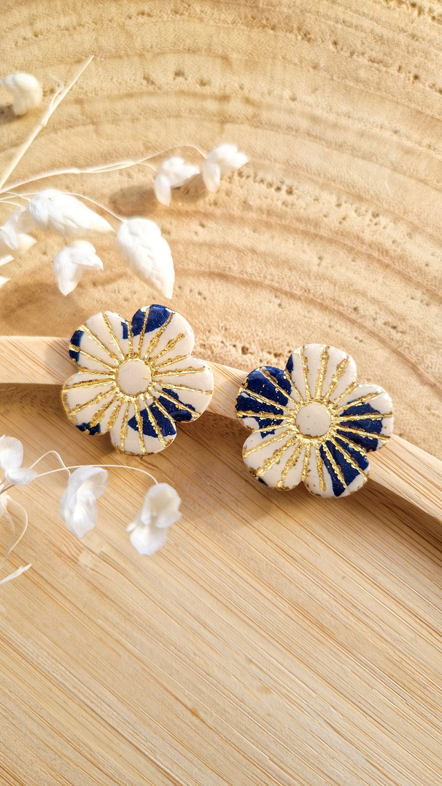 Flora - Boucles d'oreilles en pâte polymère et résine.