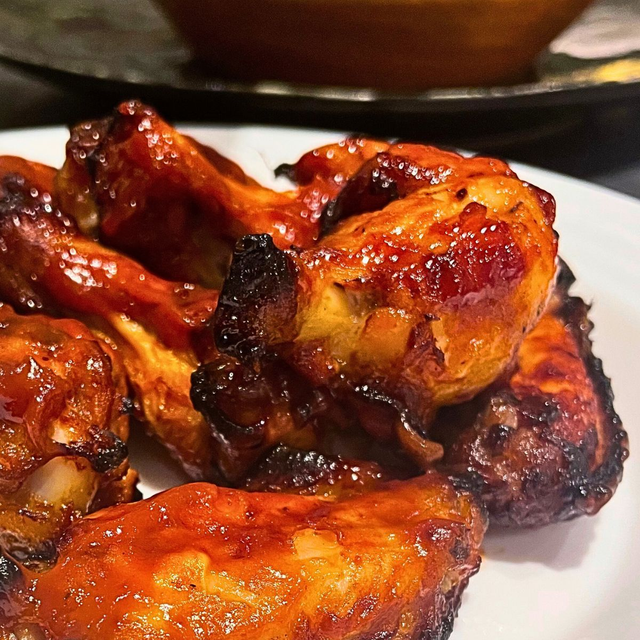 Saint Louis BBQ - Diced Breast // Wings