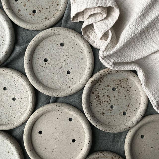 Minimuc Button Soap Dish