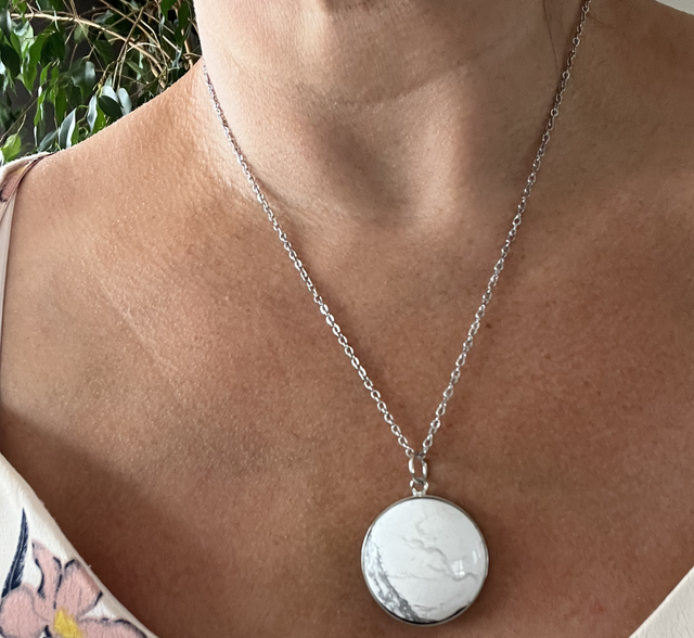 Pendentif rond Howlite 