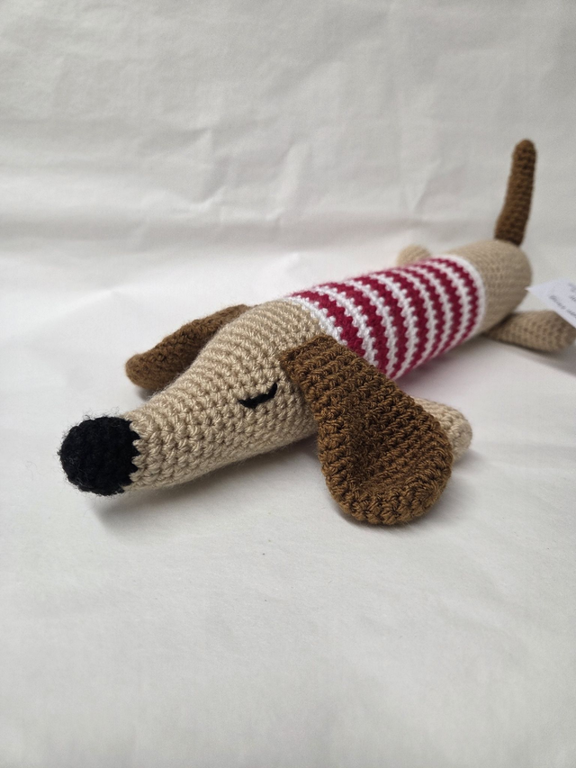 Sleeping Sausage Dog - KL-057