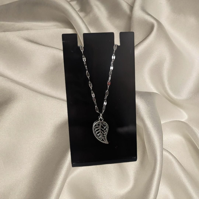 Collier argenté feuille 