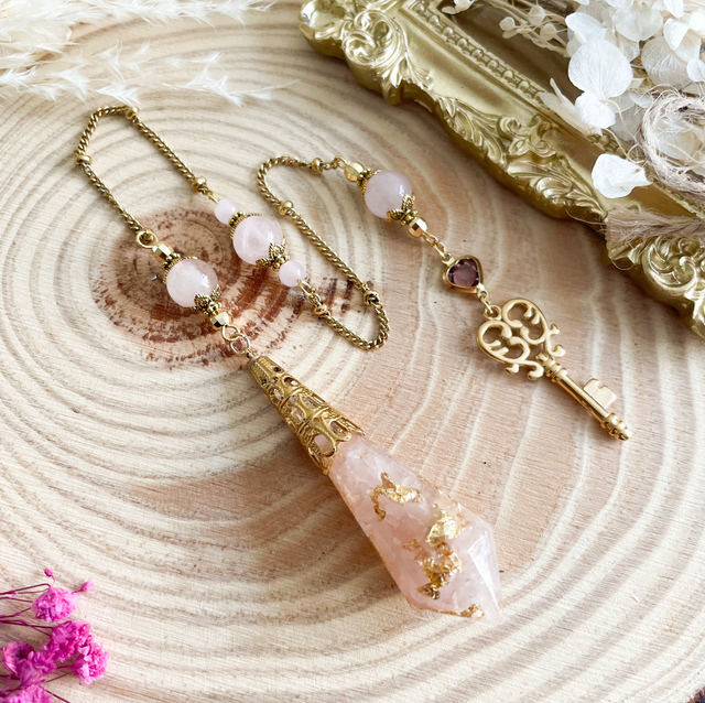 Pendule divinatoire en quartz rose