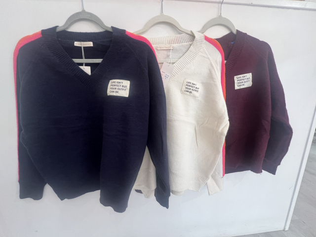 Pulli V- Ausschnitt Regenbogenstreifen