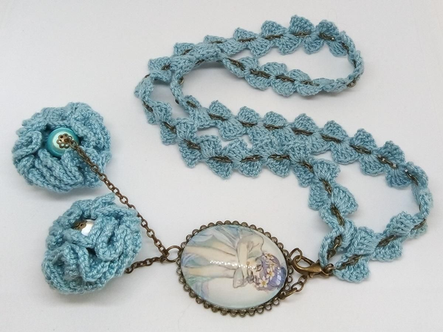COLLIER PENDENTIF CROCHETE