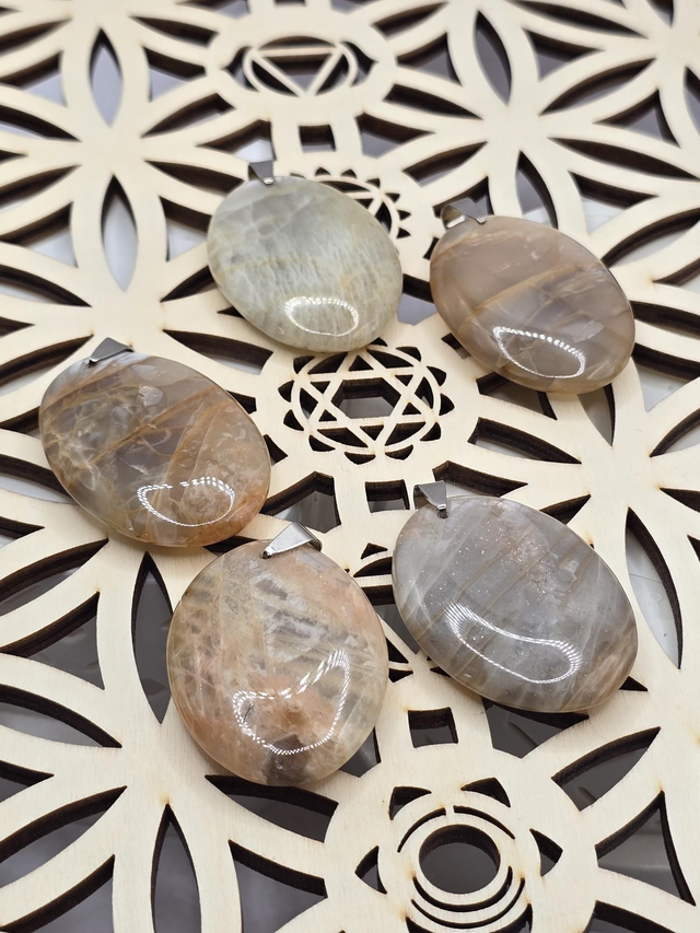 Pendentif Pierre de lune beige AA 