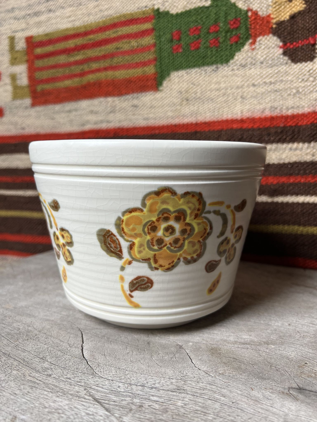 Plant Pot - White/Yellow - Vintage Floral Design 