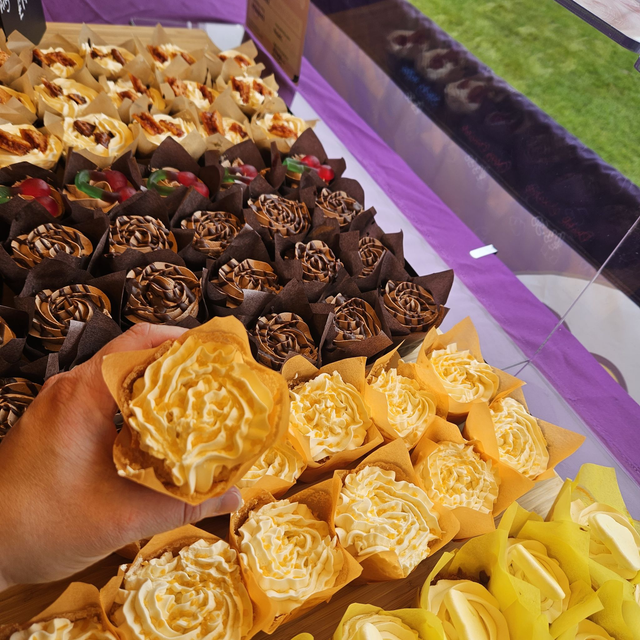 Passionfruit cupcake