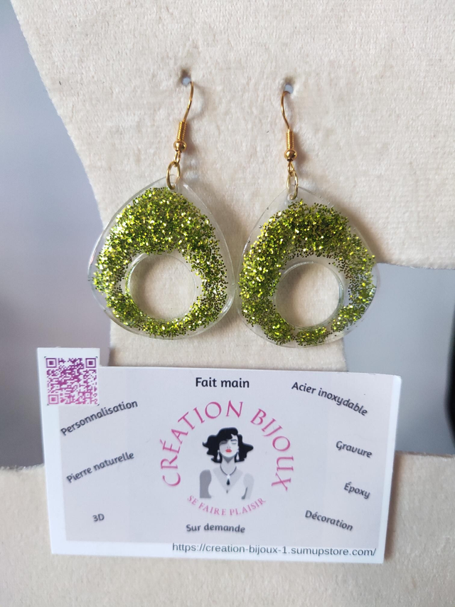 Boucle d'oreille époxy avec paillete 
