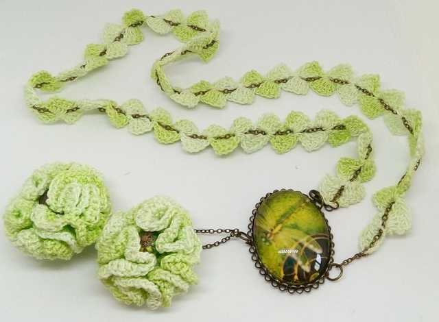 COLLIER PENDENTIF CROCHETE
