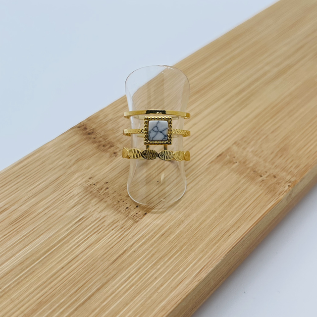 Bague pierre 3 rangs réglable 