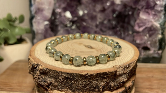 Bracelet PREHNITE 6mm (Avec hématites)
