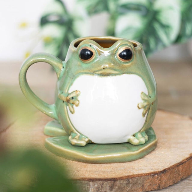 Frog Shaped Mug and Lily Pad Saucer - Mok