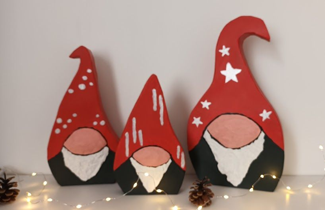 TROIS GNOMES DE NOEL, vert bouteille, décoration fait main en papier mâché