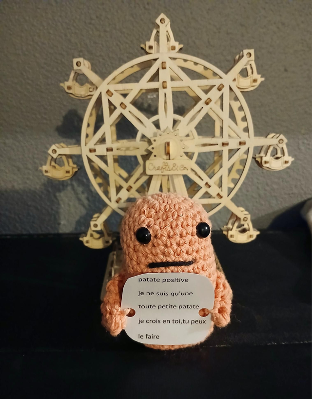 Je vous présente patate positives 
♧ 100% coton
♧RÉALISÉ AU CROCHET 
♧disponibles sur commande couleurs au de votre choix 
♤ prix 6€
