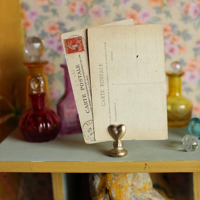 Doing goods card holder hart