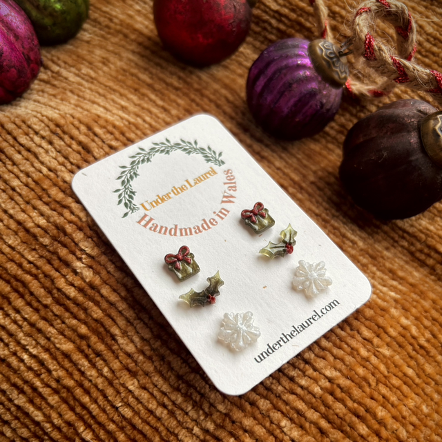 Festive Stud Pack (3 Pairs) - Green Presents, Red Bows