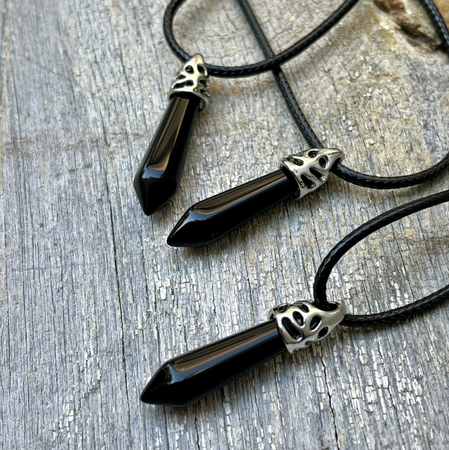 Musta obsidiaani -point riipus 1kpl