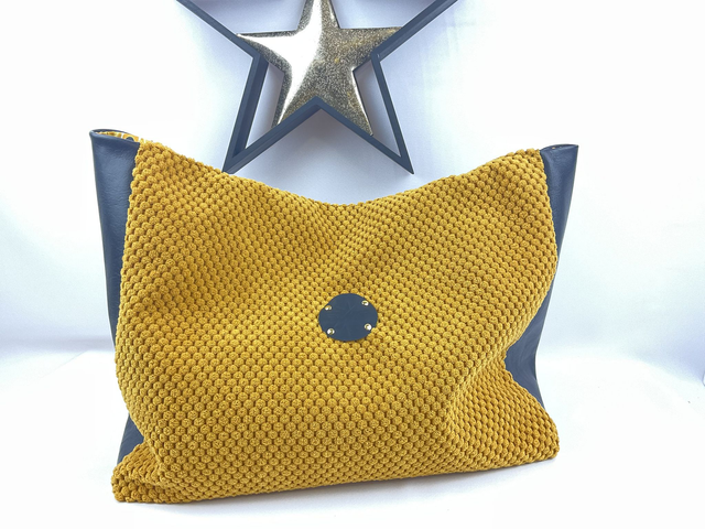 Sac Audacieuse – Nid d’abeille moutarde &amp; cuir noir 