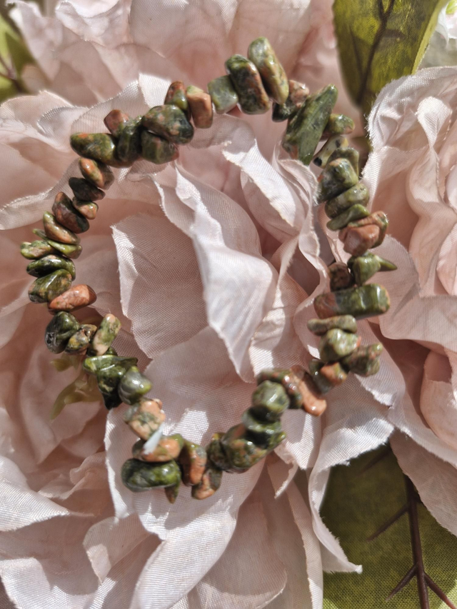 Green jasper chip bracelet 