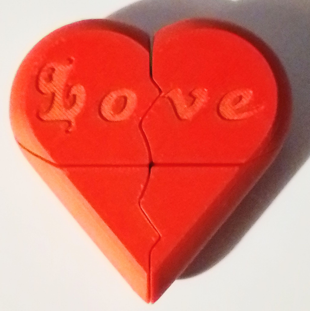3D Printed Twistable Love Heart Trinket Box - Rotating Love Heart Trinket Box