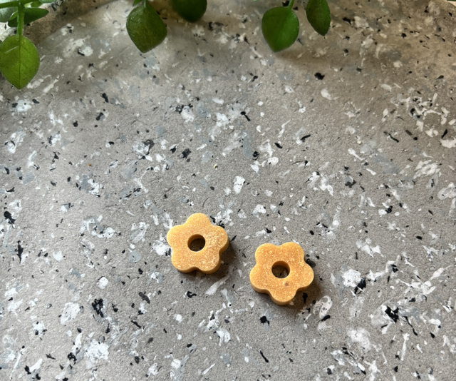 Pampilles fleur crème pour créoles 