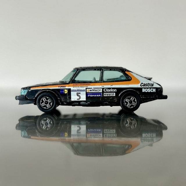 Saab 900 Turbo #5 - Bburago 1:43