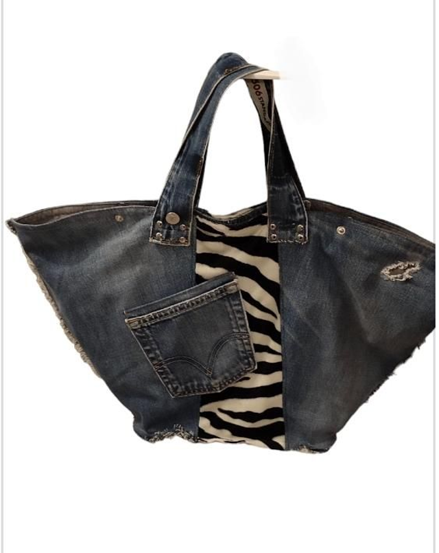 Sac panier / sac cabas souple modifiable jeans et tissu fausse fourrure recyclé upcycling 