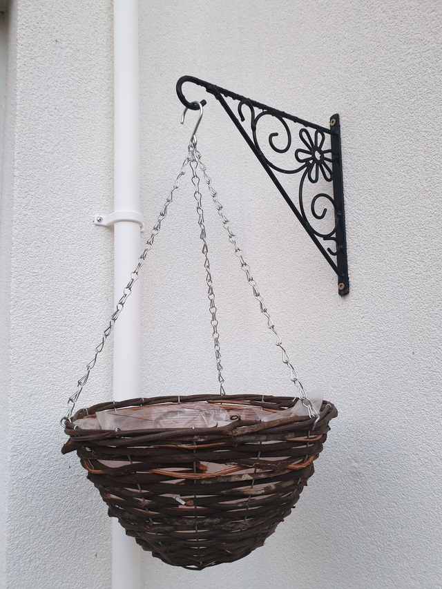 Small Willow Wicker Hanging Basket - 12" Round Basket