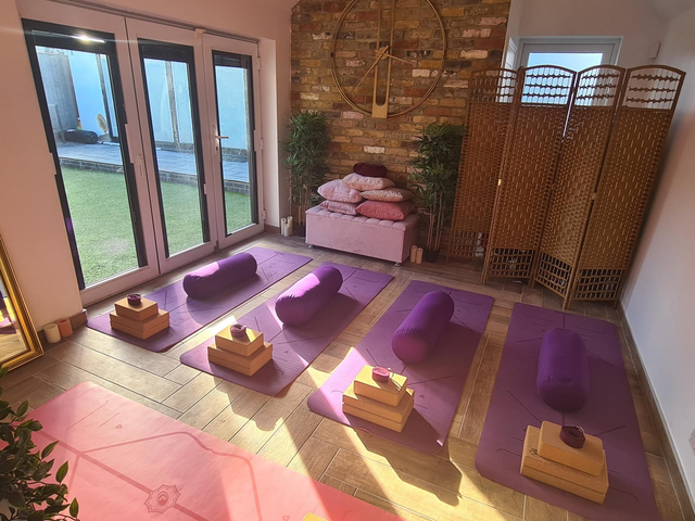 Every Monday @ 6.30-7.30pm : Inside Flow in Leigh-on-Sea 