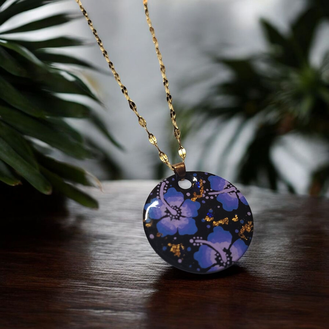 Collier dessiné Flora acier inoxydable saphir parme