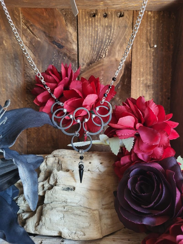 Collier "Rosace d'Acier"