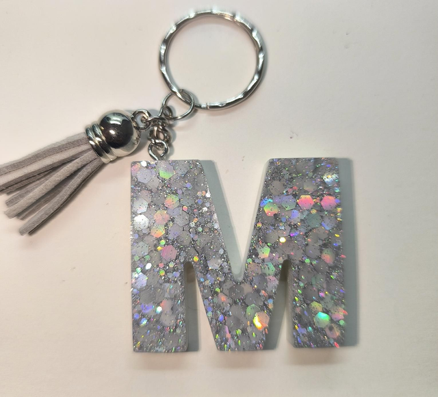 Porte clés initiale "M" argenté holographique 